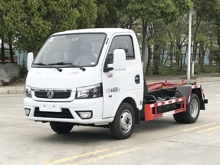 東風(fēng)途逸勾臂式垃圾車